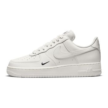 Tênis Nike Air Force 1 07 Feminino