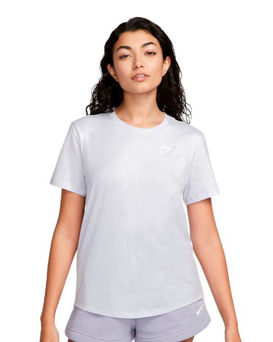 Camiseta Nike Club FemininaCAMISETA NIKE CLUB FEMININA