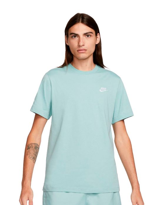 Camiseta Nike Club Masculina