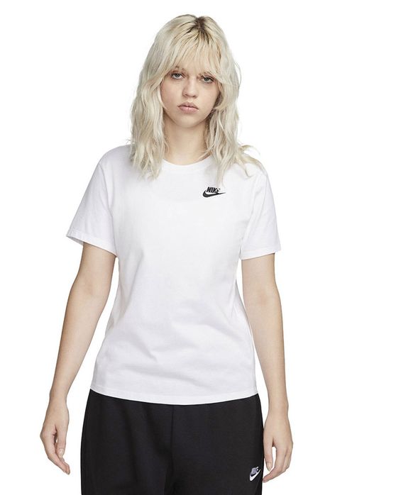 Camiseta Nike Club FemininaCAMISETA NIKE CLUB FEMININA