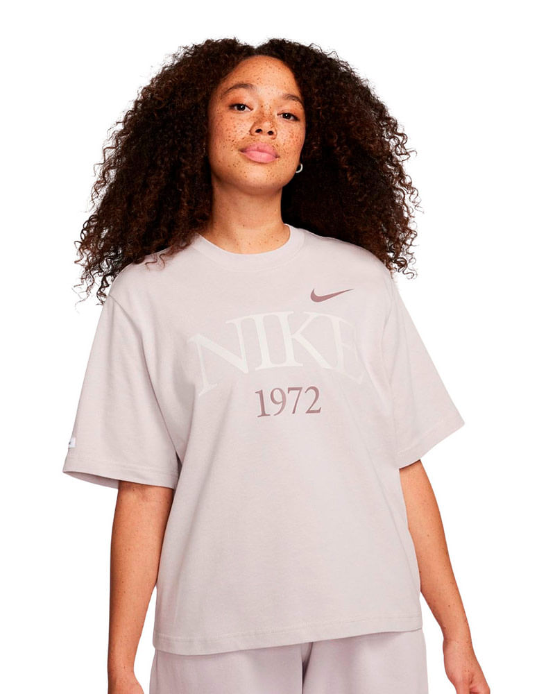 Camiseta-Nike-W-Nsw-Tee-Classics-Feminina