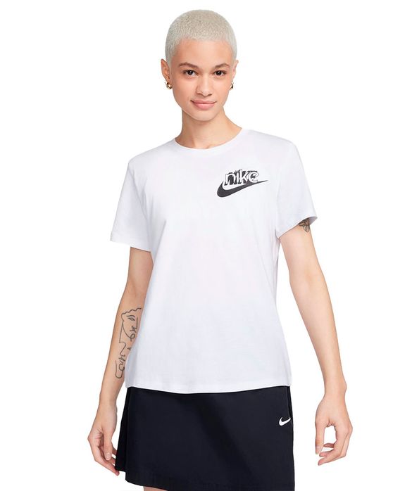 Camiseta Nike Club Feminina