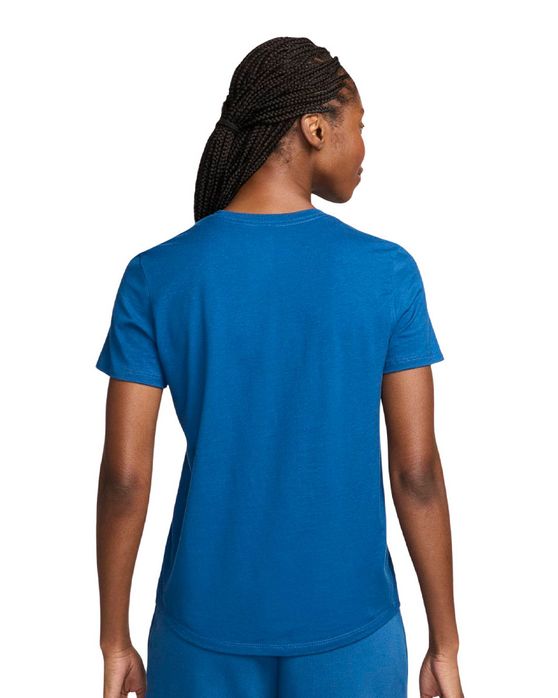 Camiseta Nike Club Feminina