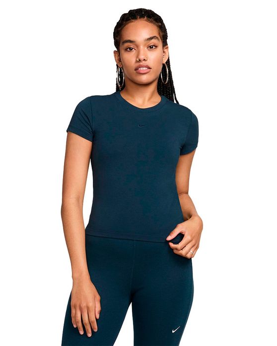 Camiseta Nike Sportswear Chill Knit Feminina