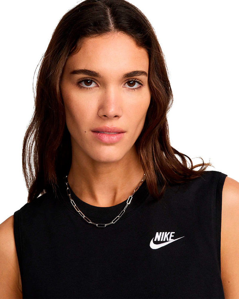 Camiseta-Nike-Club-Feminina