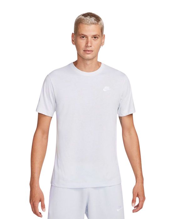 Camiseta Nike Club Masculina