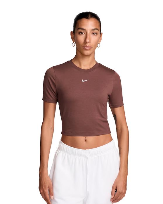 Camiseta Nike Essential Feminina