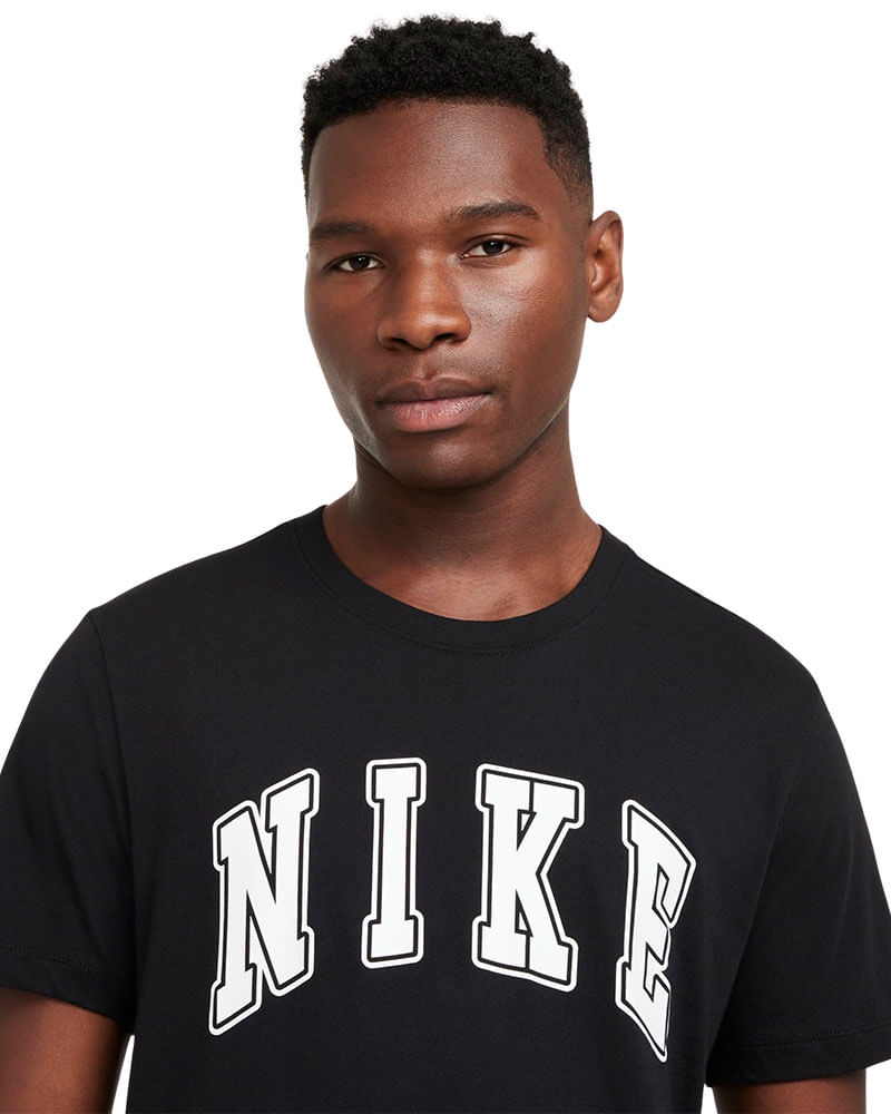 Camiseta-Nike-Club-Masculina