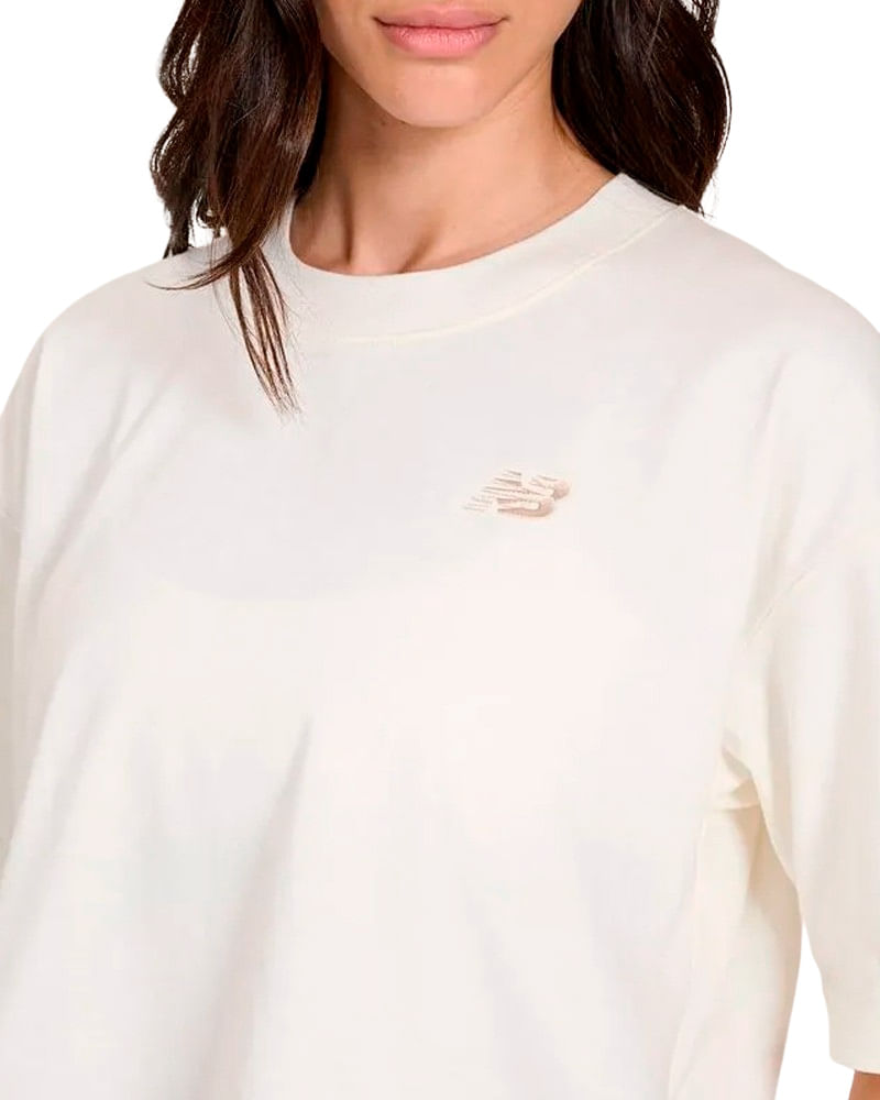 Camiseta-New-Balance-Small-Logo-Feminina
