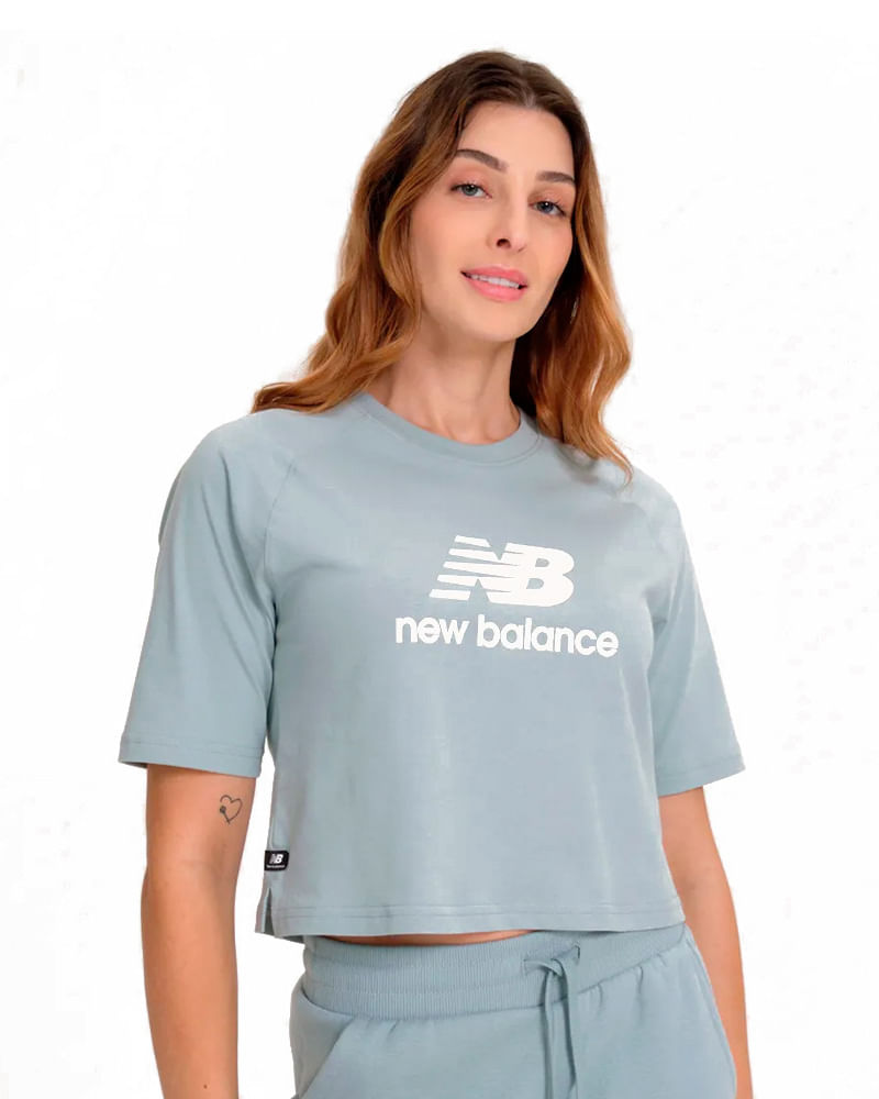 Camiseta-New-Balance-Cropped-Essentials-Feminina