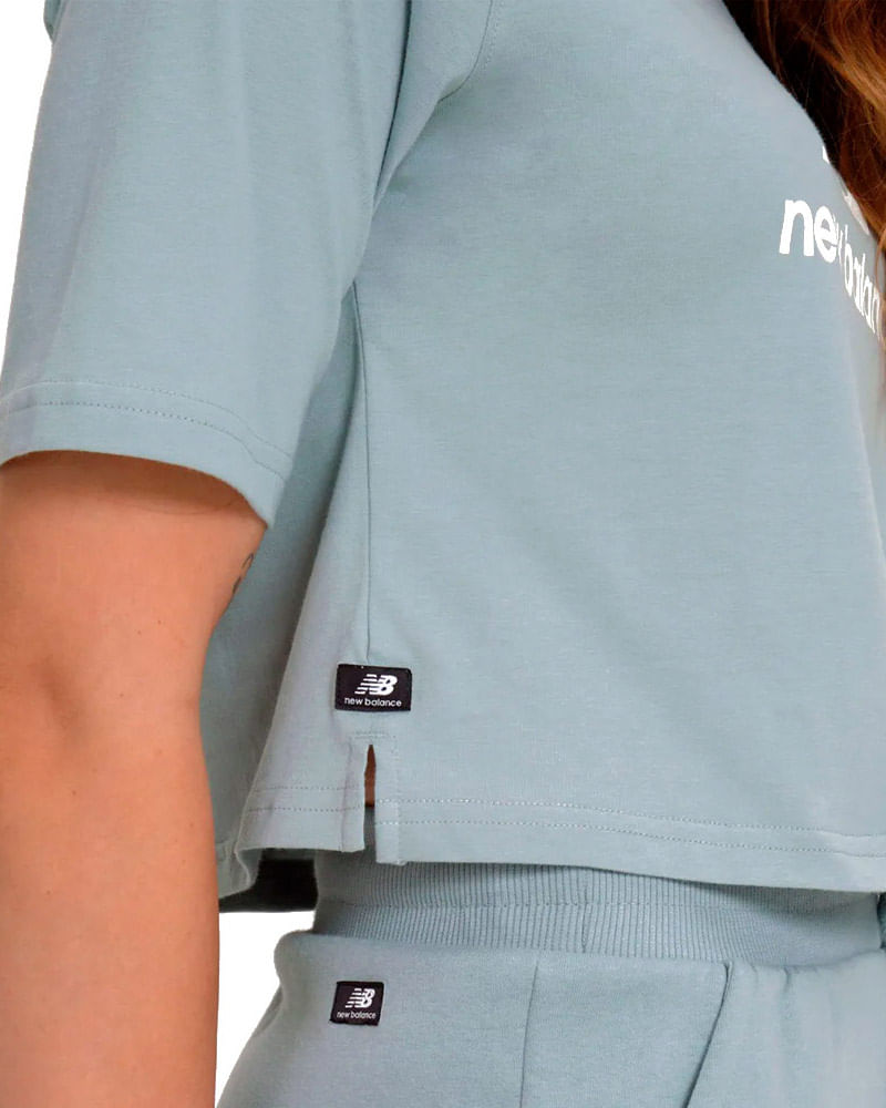 Camiseta-New-Balance-Cropped-Essentials-Feminina