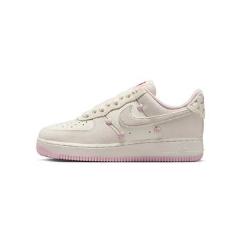 Tênis Nike Air Force 1 07 LX Feminino