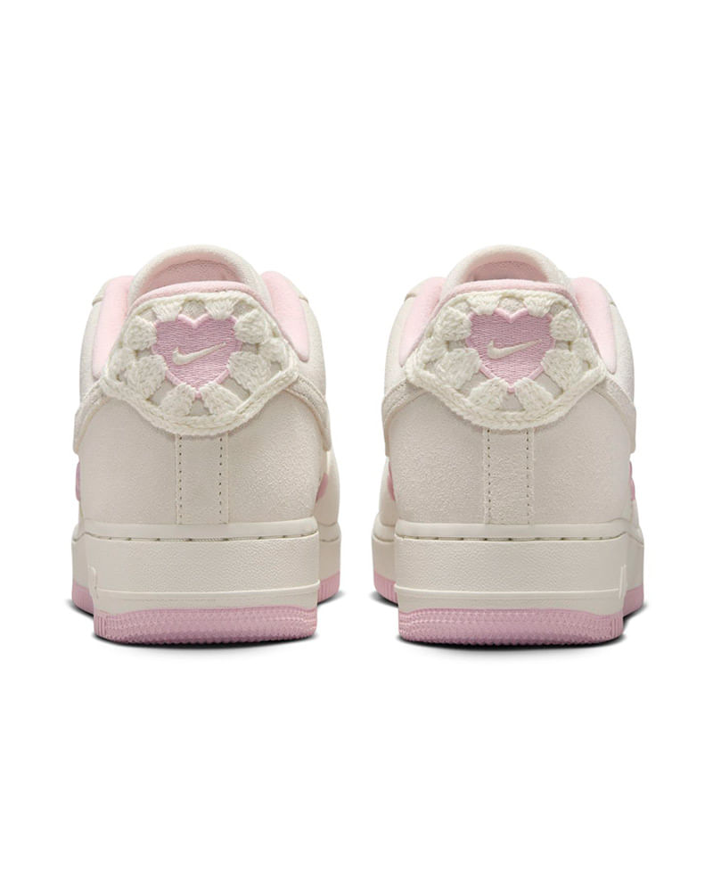 Tenis-Nike-Air-Force-1-07-LX-Feminino