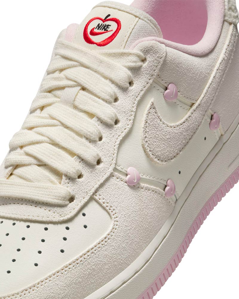 Tenis-Nike-Air-Force-1-07-LX-Feminino