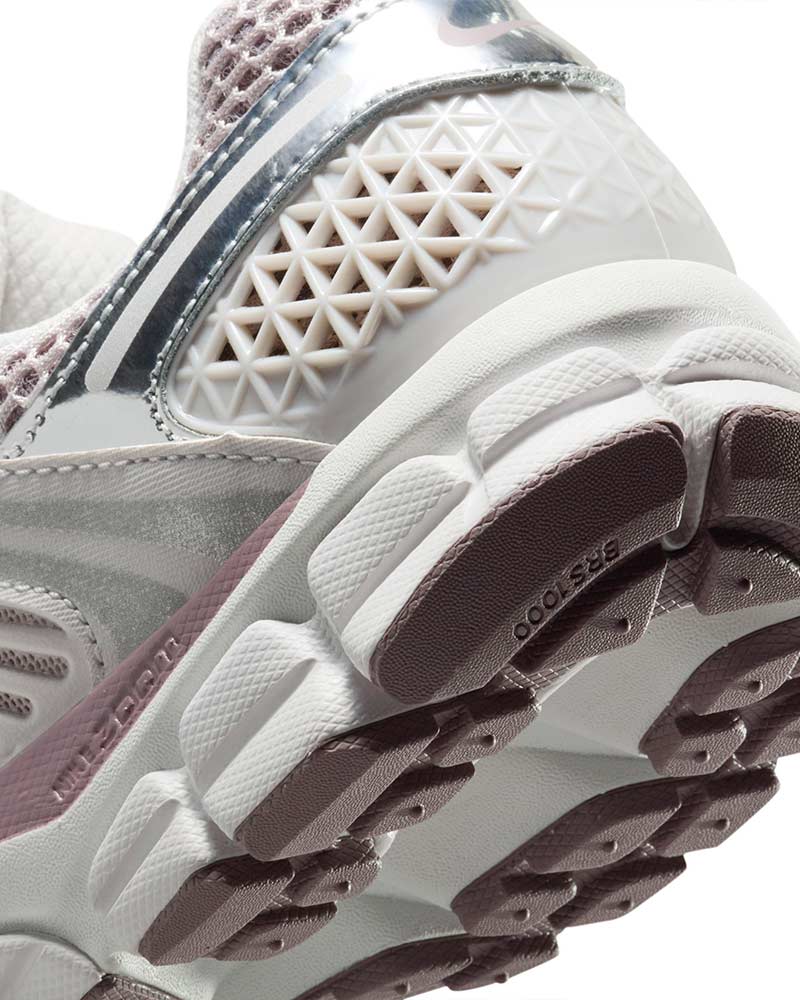 Tenis-Nike-Vomero-Feminino