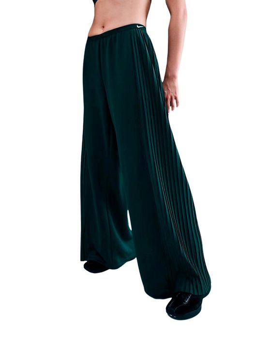 Calça Nike Sportswear Pleated Feminina