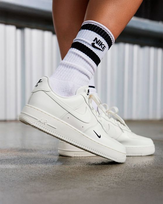 Tênis Nike Air Force 1 07 Feminino