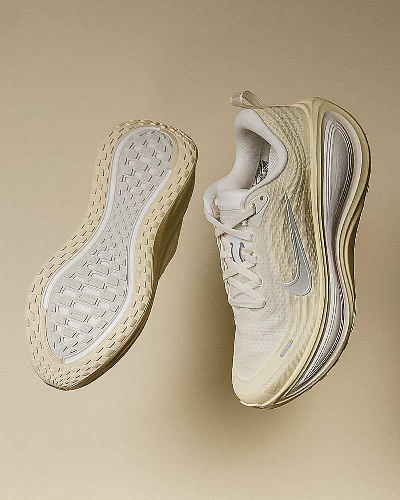 nike-vomero-plus-sail-01