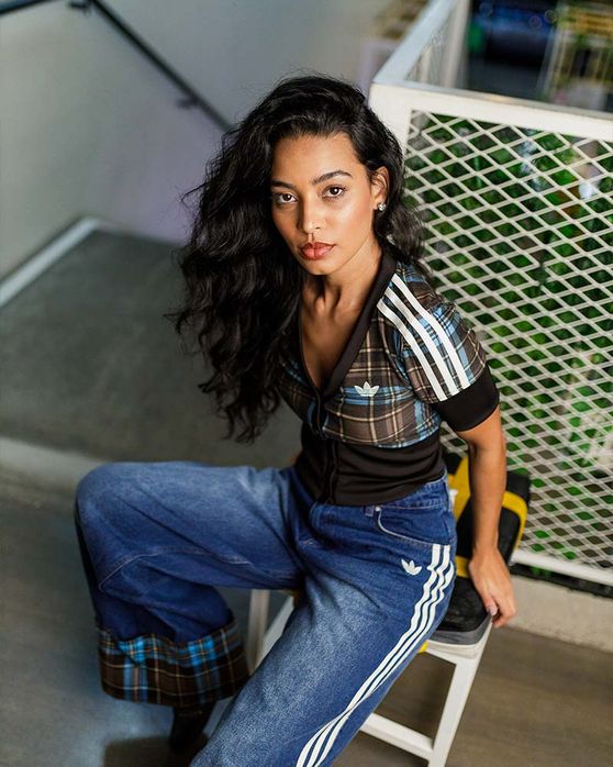Camisa adidas Xadrez Com Gola V Feminina